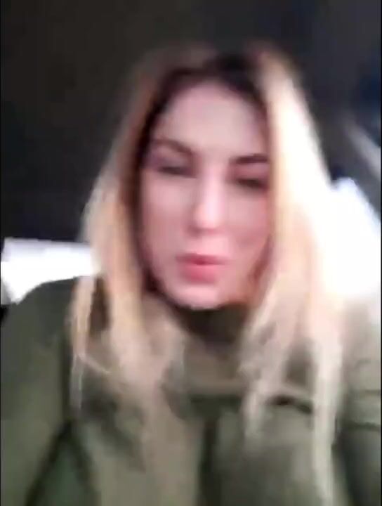 young blonde into the vehicle masturbating