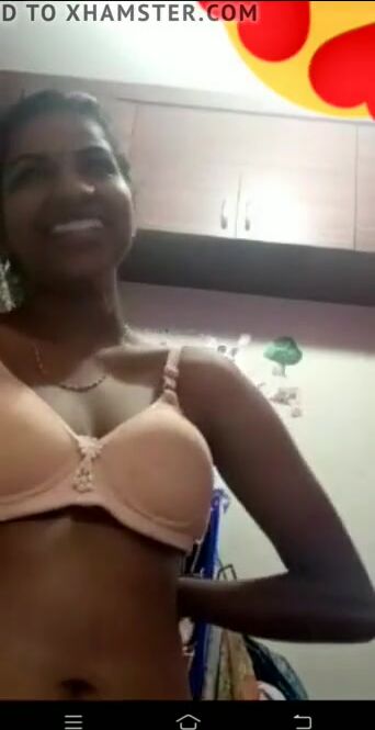 Trichy college women showing her jugs inside movie call (part:one)