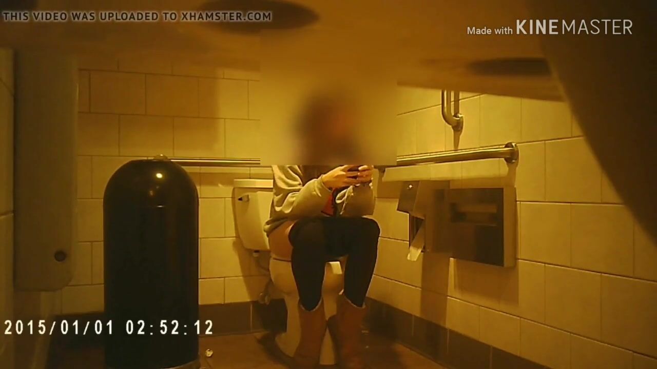 College women Takes a Pissing on Restroom