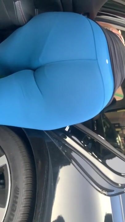 Long Fat Booty into Blue Pants at the Vehicle Wash