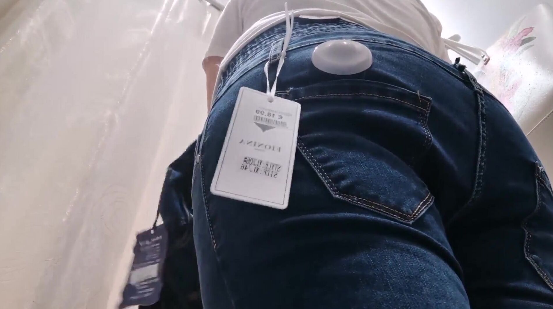 Italian Stepmother with Huge Butt inside Jeans goes Shopping and Shows you