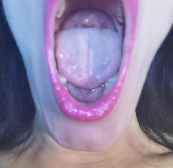 Teenagers cumslut give her throat for throat pie pt1 HD