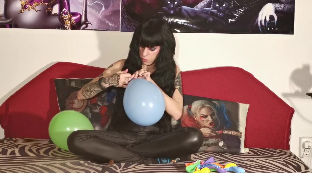 Baloon sucking off & popping by 18 year old chick pt1