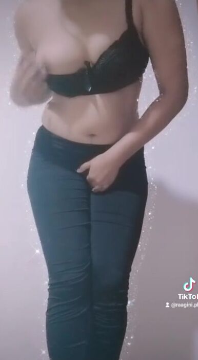 Adult Tiktok, Raagini Pressing her Jugs & Pressing her Snatch , Seducing