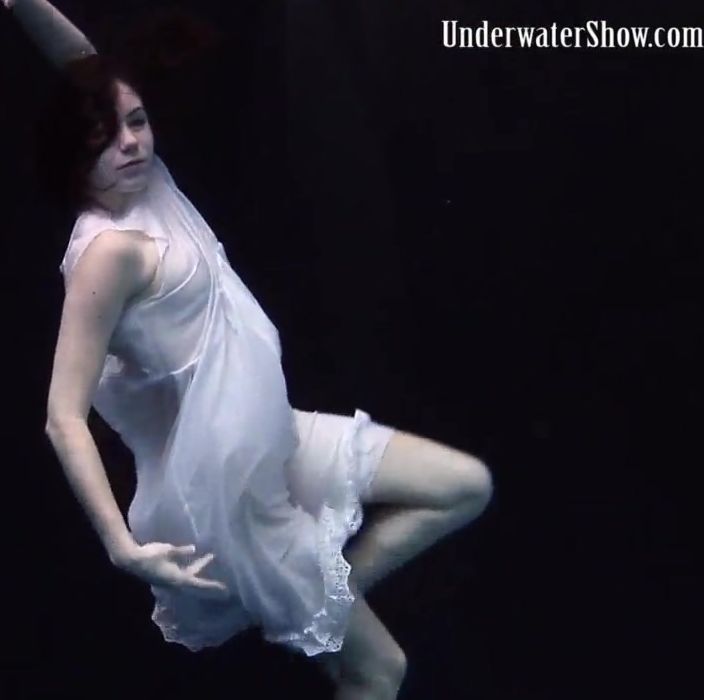 Aqua women Andrejka underwater stripping and swimming