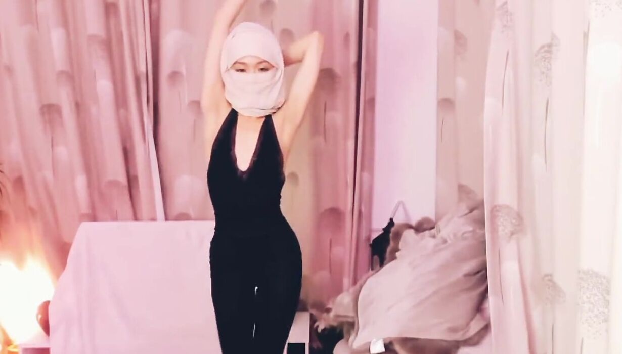 Little Muslim Does Goddess Strip Dance On Web Cam