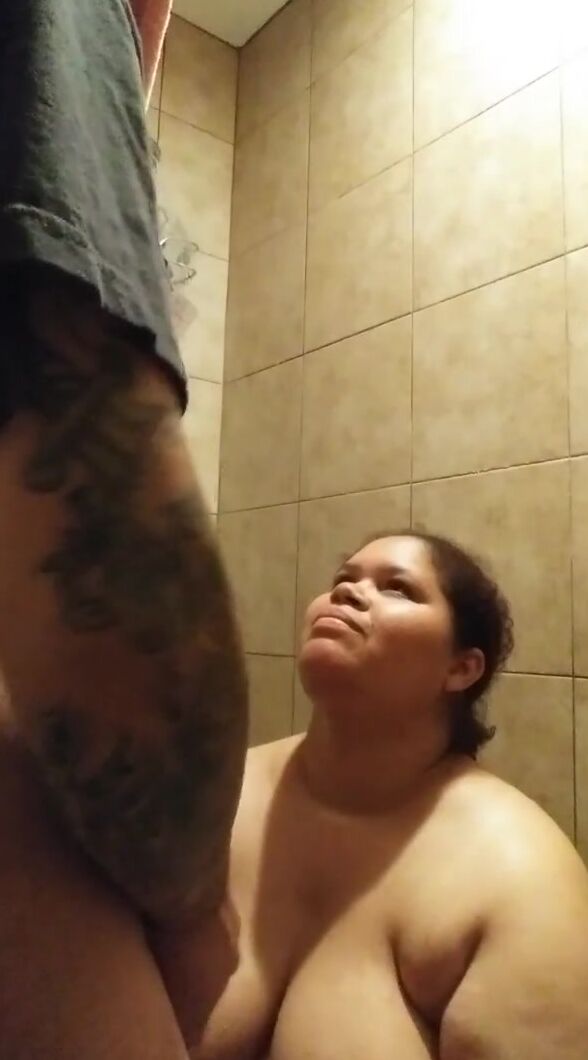 BBW Getting Golden Shower offer Sloppy Oral Sex