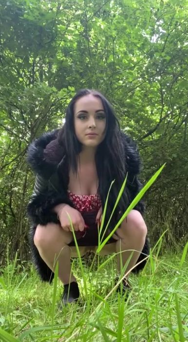 Bae British Babestation Teenagers Squats and Pisses into Woods! so sexy!