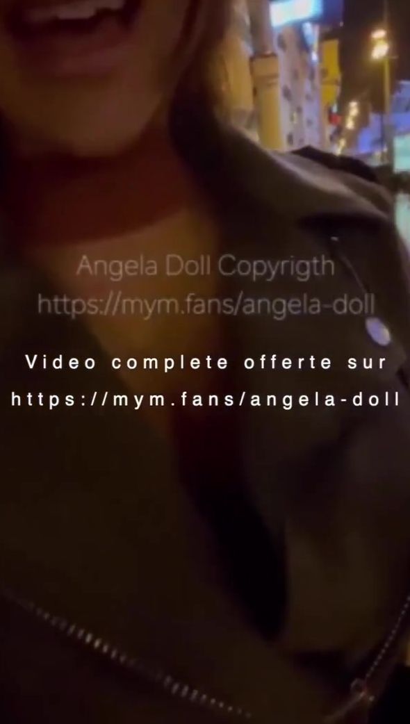 AngelaDoll - Je Propose à Mon Banquier De Lui Vider Les Couilles Pour Avaler Son Sperme