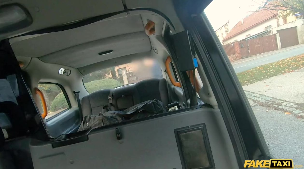 Fake Taxi Adorable skinny blonde into left into a bag