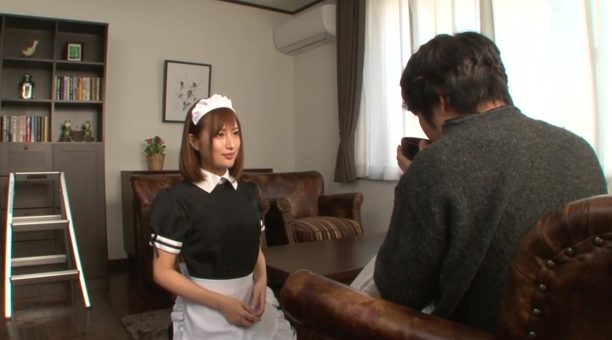 Kokone Mizutani (Rio Fujisaki) Lady-Luck Maid Tatsuya is fascinated by a married