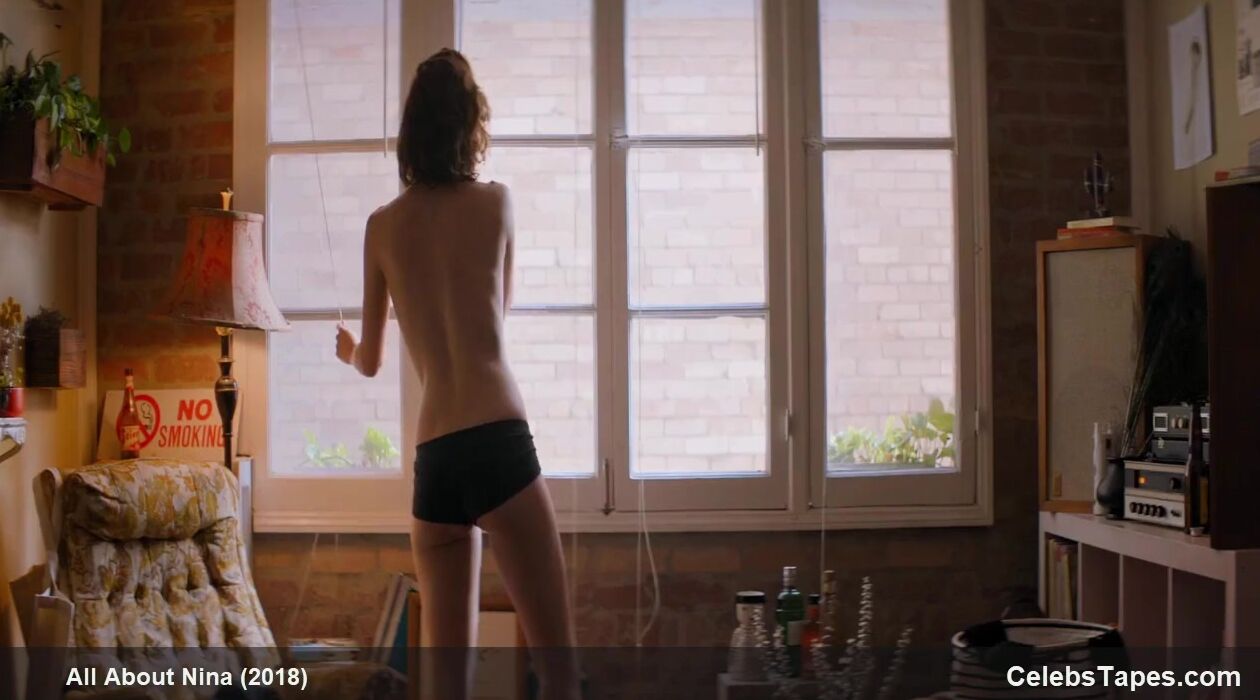 Mary Elizabeth Winstead topless and hot clip