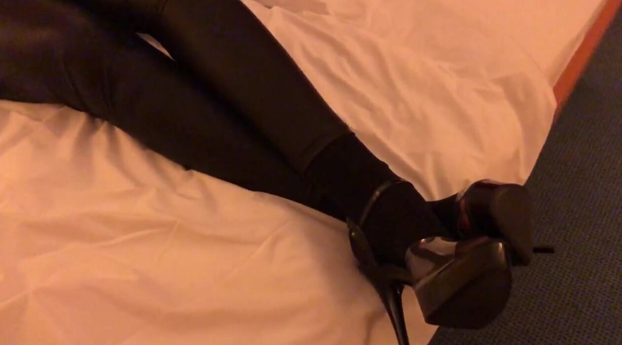 Heels, Pants, Gloves,Toy, Head and Cum on Sandals