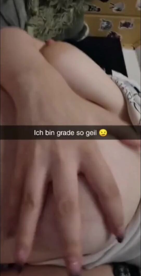 Deutsches 19 Year Old Sendet Nudes (snapchat Sexting) - Joyliii