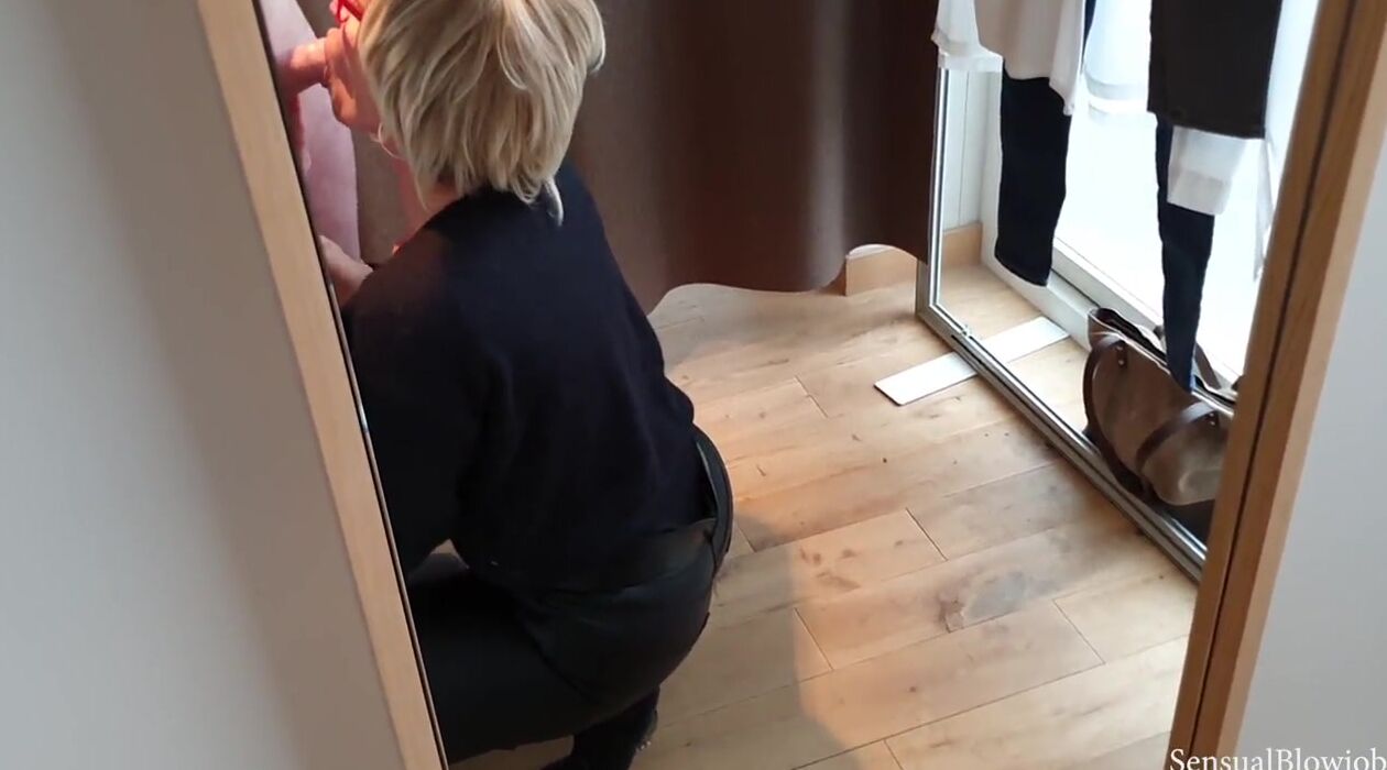 Goddess Milf has Sex into a Fitting Room during her