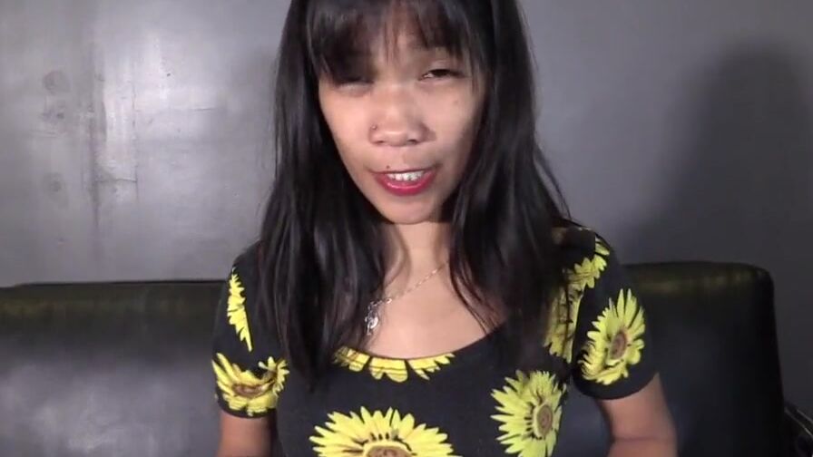 Small teenie year older Filipina wants to gotten pregnant