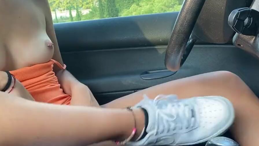 CUTIE TEENS MASTURBATES INSIDE A VEHICLE