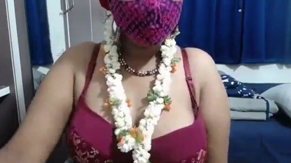 Tamil mig aunty filthy talk seduce audio..