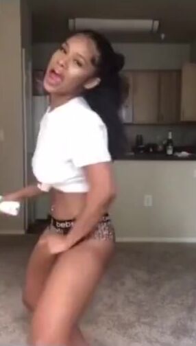 Redbone blasian twerkin (repeat for jerking purposes only)