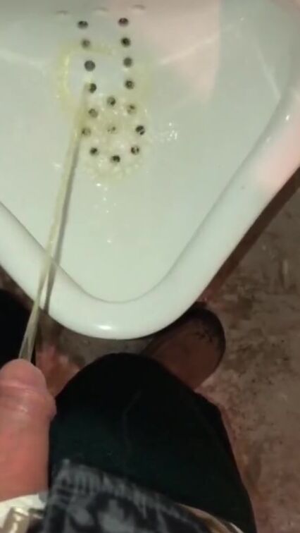 bimbos Peeing in a Urinal & her Hubby Getting to Witness it first Hand as he Pisses right after her