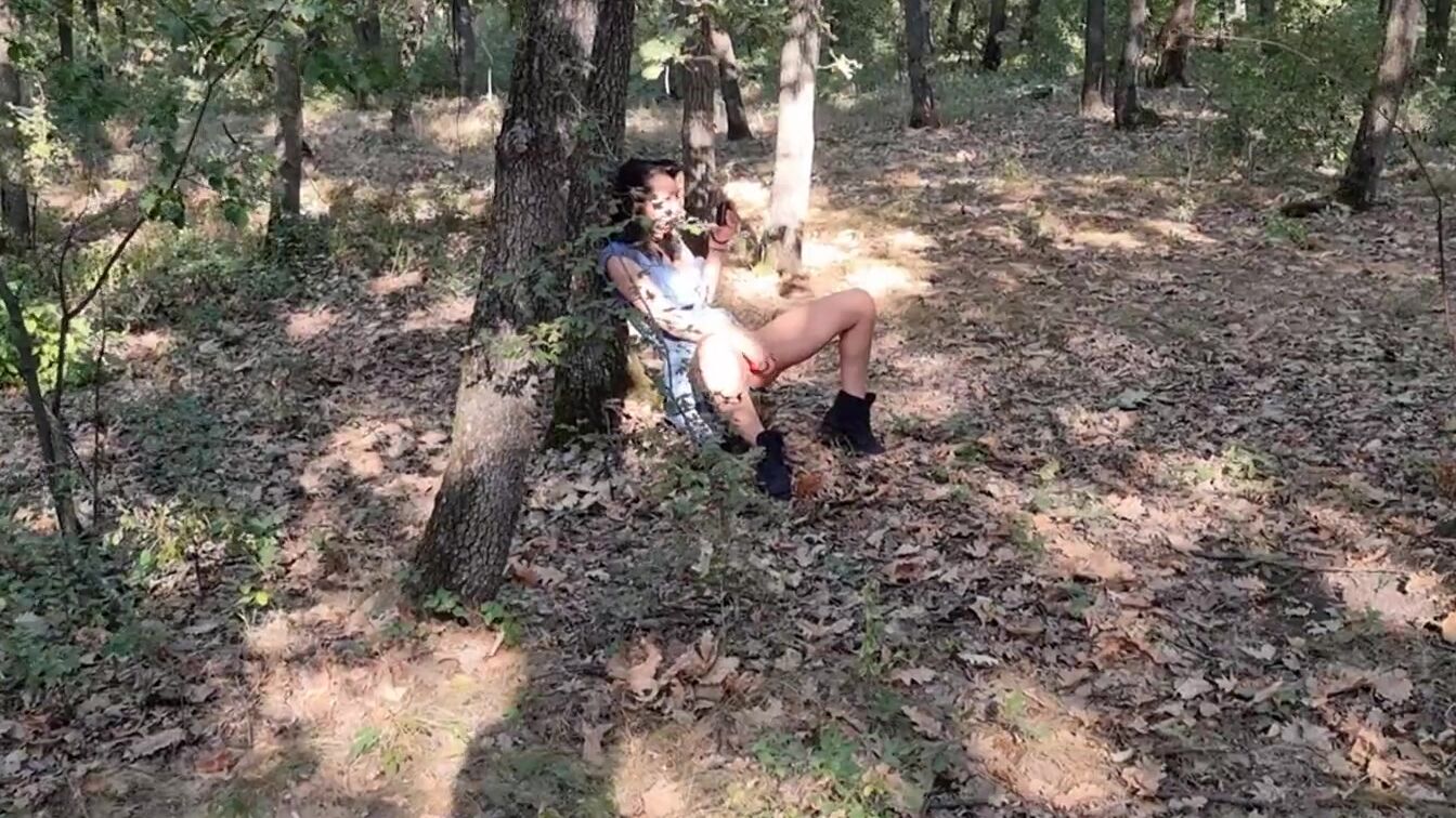 I Catch her Masturbating inside the Forest! she Cum!