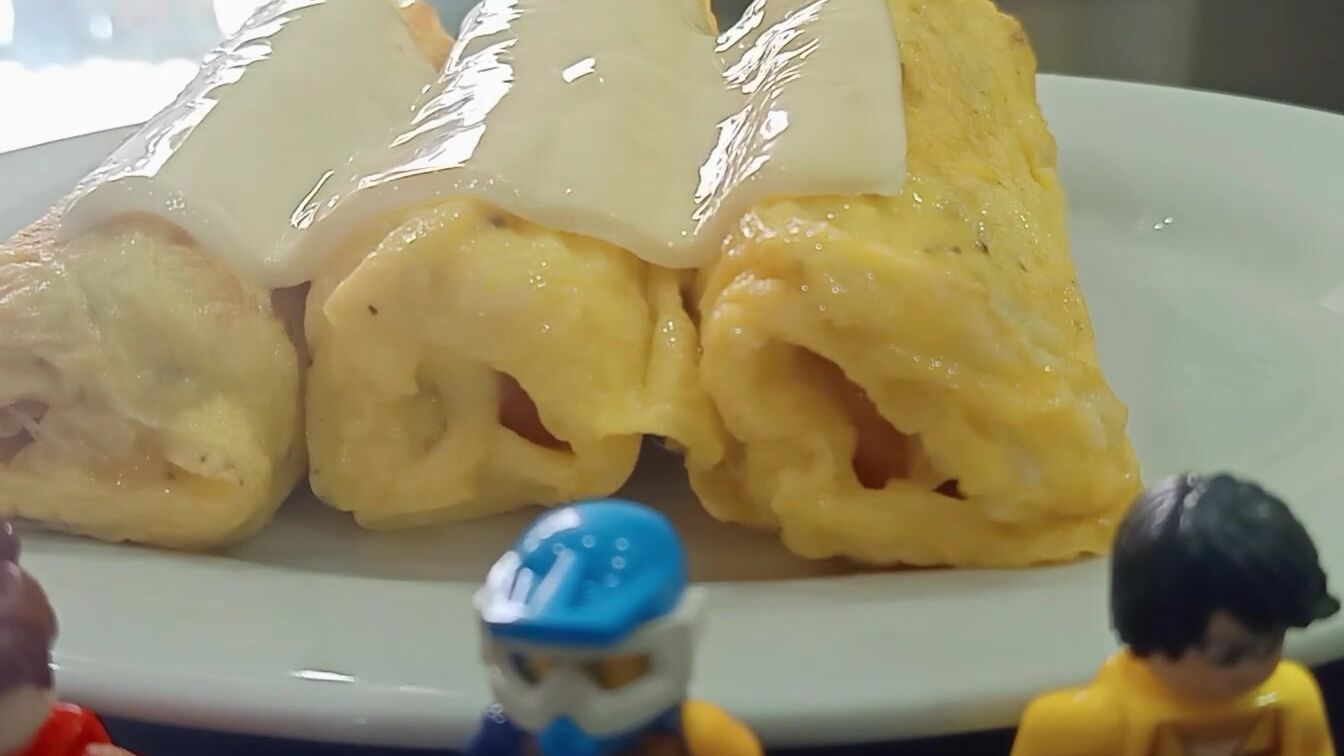 Vlog 54: Melting and Unmelting Cheese on a Sausage Omelet to Impress your Pregnant Stepsister