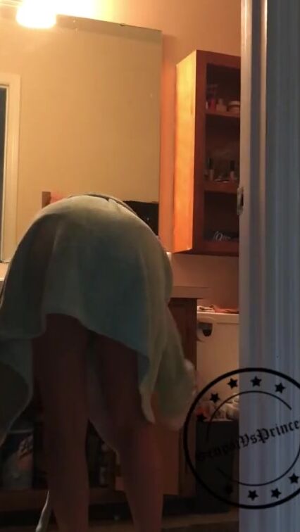 (PREVIEW) : Lil Princess Restroom Routines, WEDGIE!