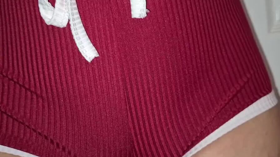 I went out inside these Cameltoe Shorts – everyone Stares at me