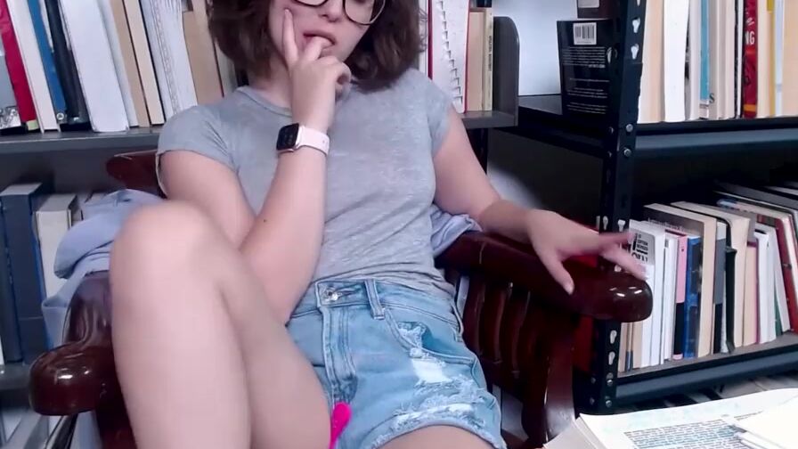 Nerdy College 19 Year Old masturbates on web cam during study hall