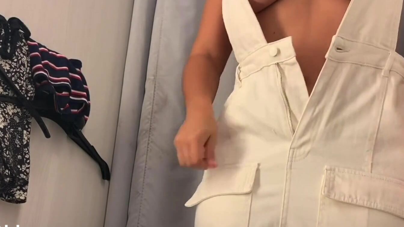 Cutie sluts NUDE inside a Fitting Room