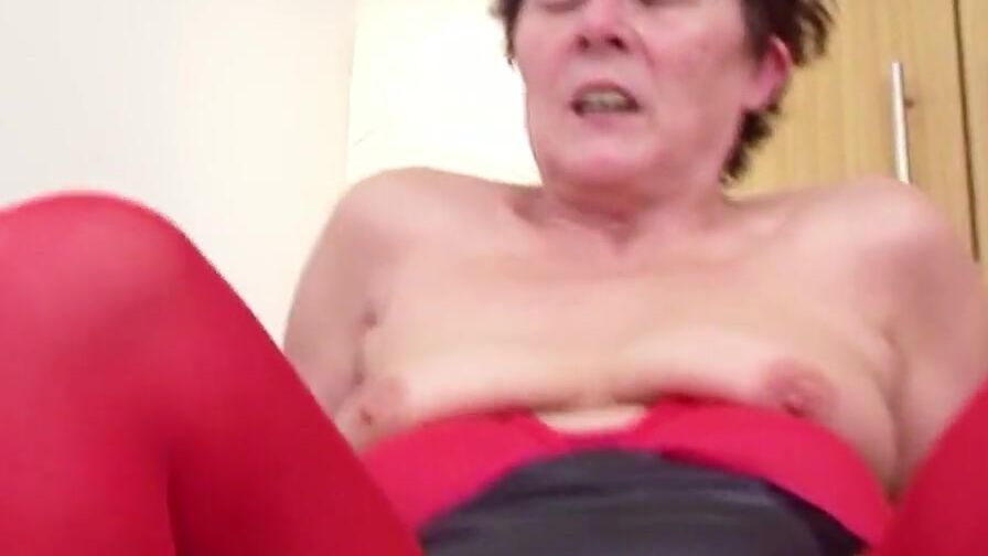 77yr MATURE GRANDMA LISA SEDUCE TO POUNDED BY GERMAN STEP