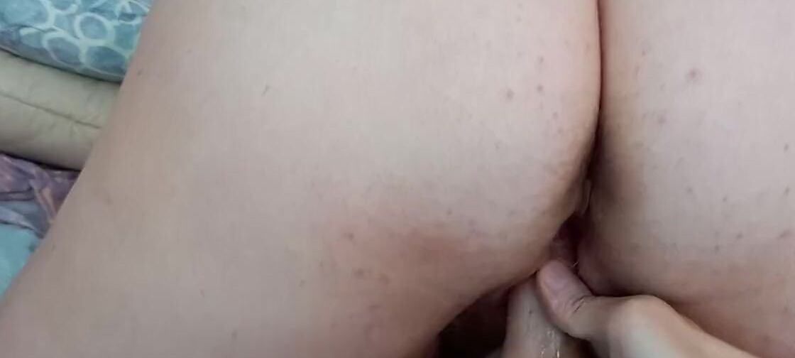 cum flows out of twat on penis