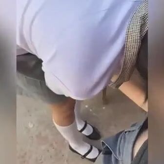 Chupada de COLEGIALA Atrás de los Salones! Sexo Publico!