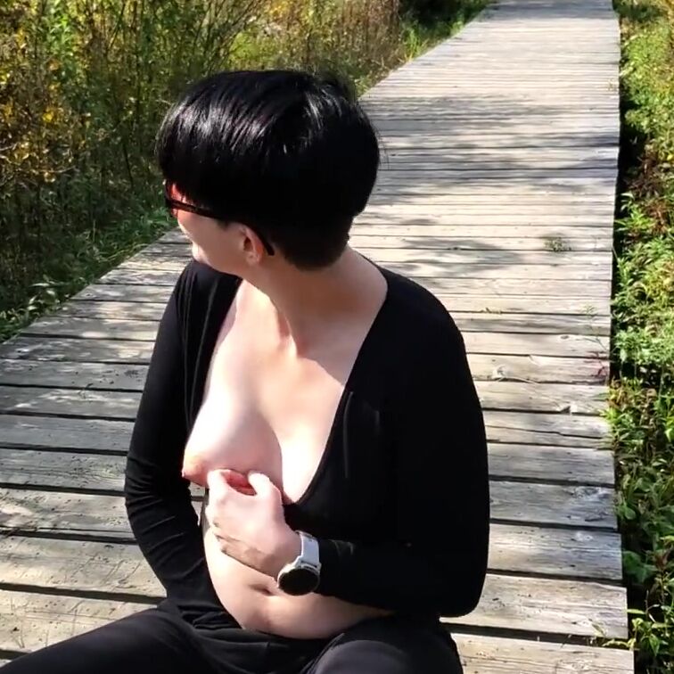 Bombshell ubbing her twat on a outside trail. She get so vulgar we had to stop so she could masturbate