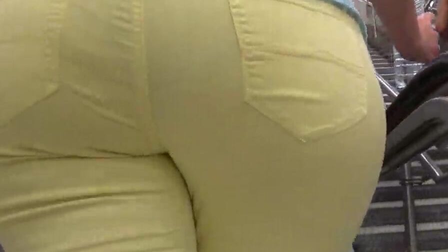 round butt gigantic ass pawg curvy candid voyeur GLUTEUS DIVINUS