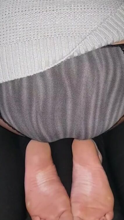 Hispanic with huge booty fart on your face - latinafeet386