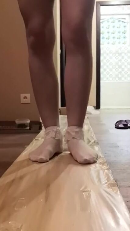 I wipe the floors with white socks on my little toes. Kinky socks on my toes. Do you like footfetish