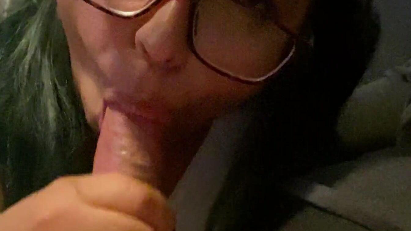 Throbbing FELLATIO FROM MY STEPMOM WITH GIGANTIC CUM INTO HER MOUTH!