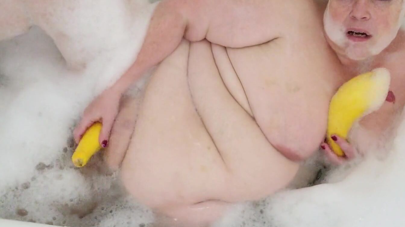 BBW Bubble Bath-Tub w/ Veggie Surprise