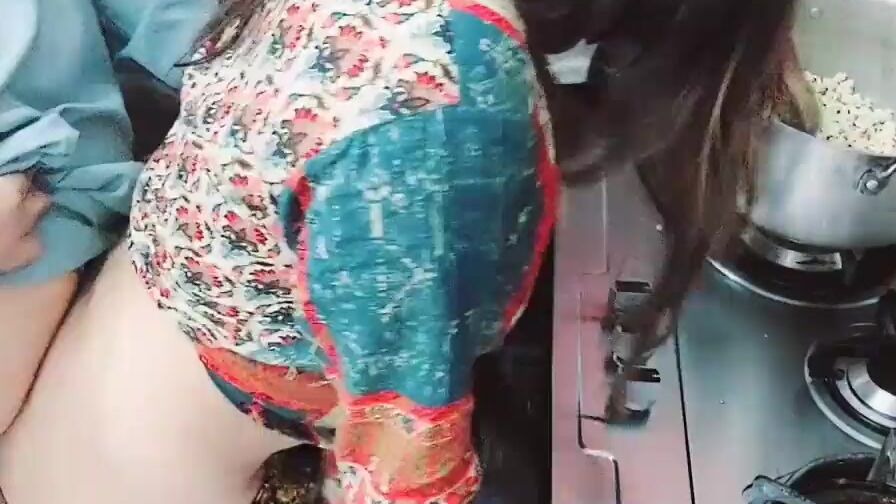 Desi Ex-Wife Busy into Cooking While Her Butt Hole Plowed By Her Cuckold Hubby With Clear Hindi Audio