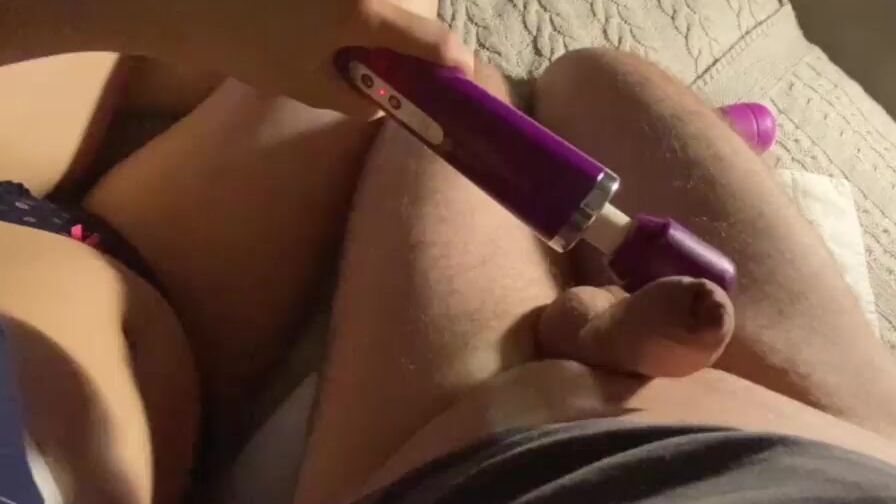 HANDSFREE CREAMPIE FROM MAGIC WAND SEX TOY