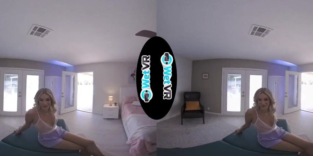 WETVR Cutie Real Estate Agent Banged Into VR