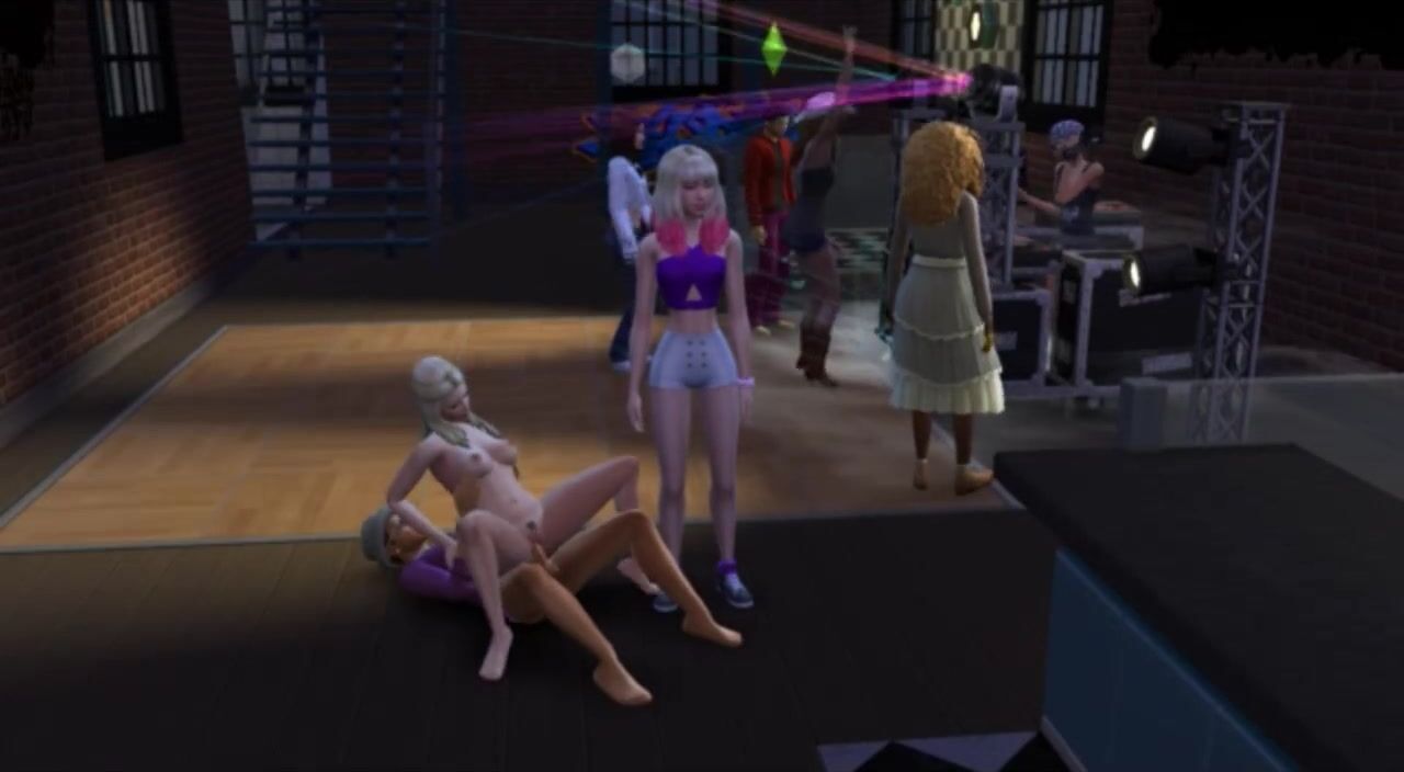 Outdoors and Group Sex at a Youth Disco | Porno Game 3d