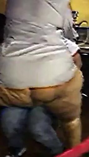 Bbw gigantic butt lapdance