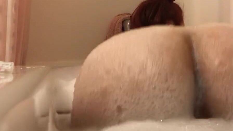 MUST WATCH ** Thick booty , gigantic boobies restroom playtime