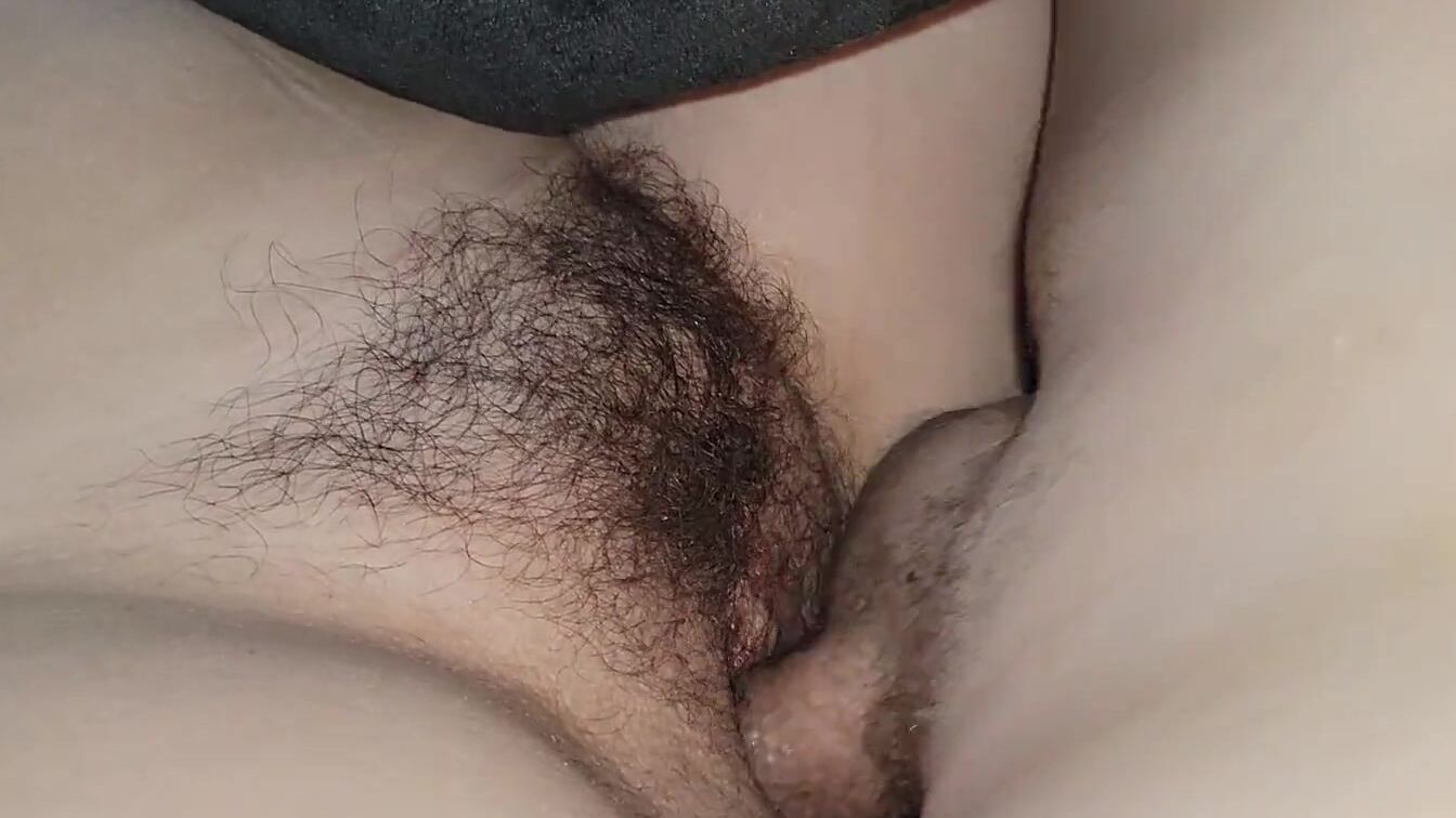 Close up full bush jizzed. Bushy vagina mom