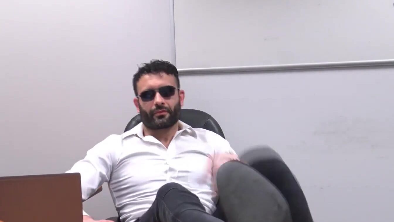 Your alpha heterosexual boss needs a oral sex, verbal domination