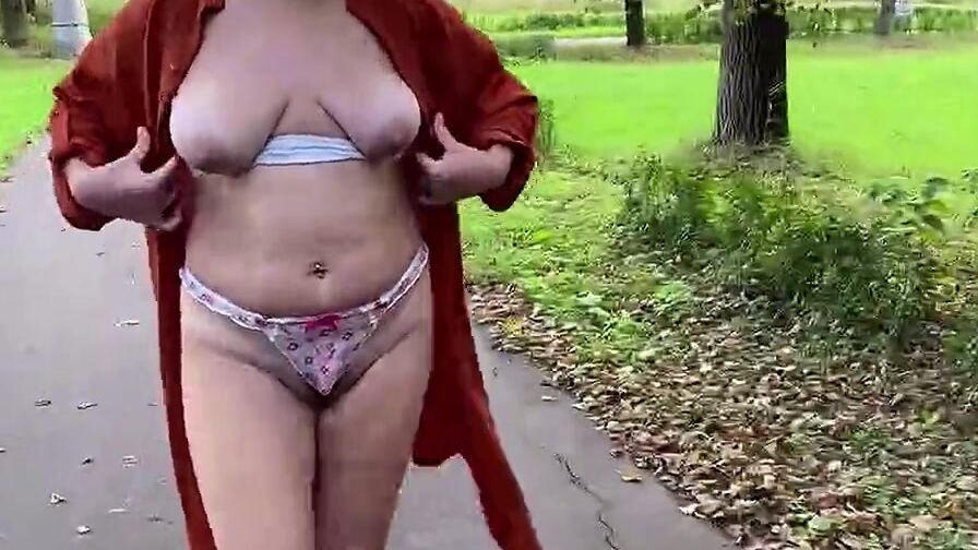 Flashing titties into outdoor. Intense outdoor piss. Girls Pissing into