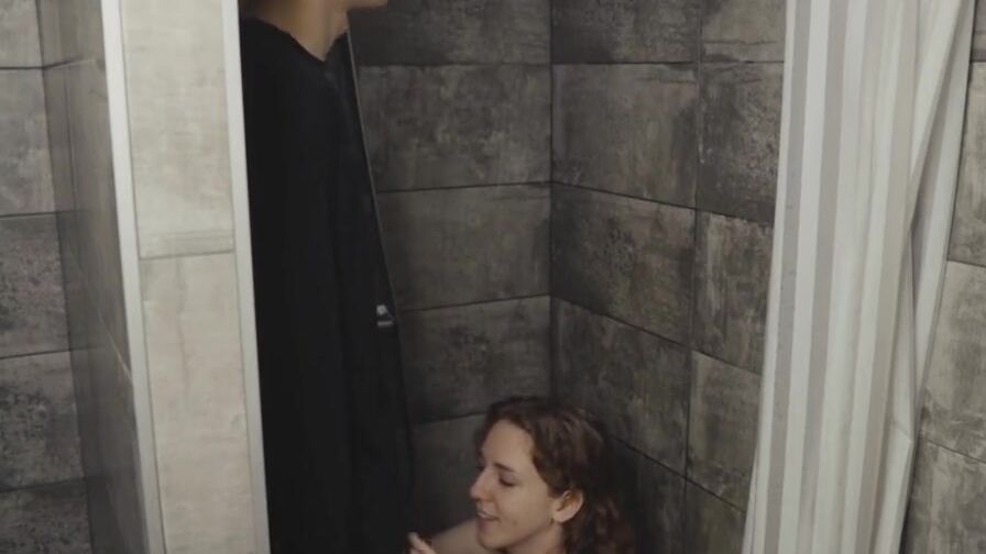 Sex with 18 year old Year Mature Women into the Shower on