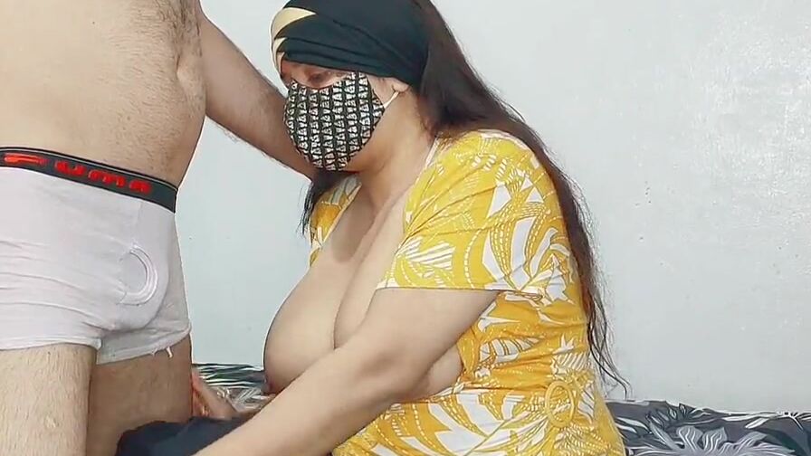 Pakistani Aunty Oral Sex